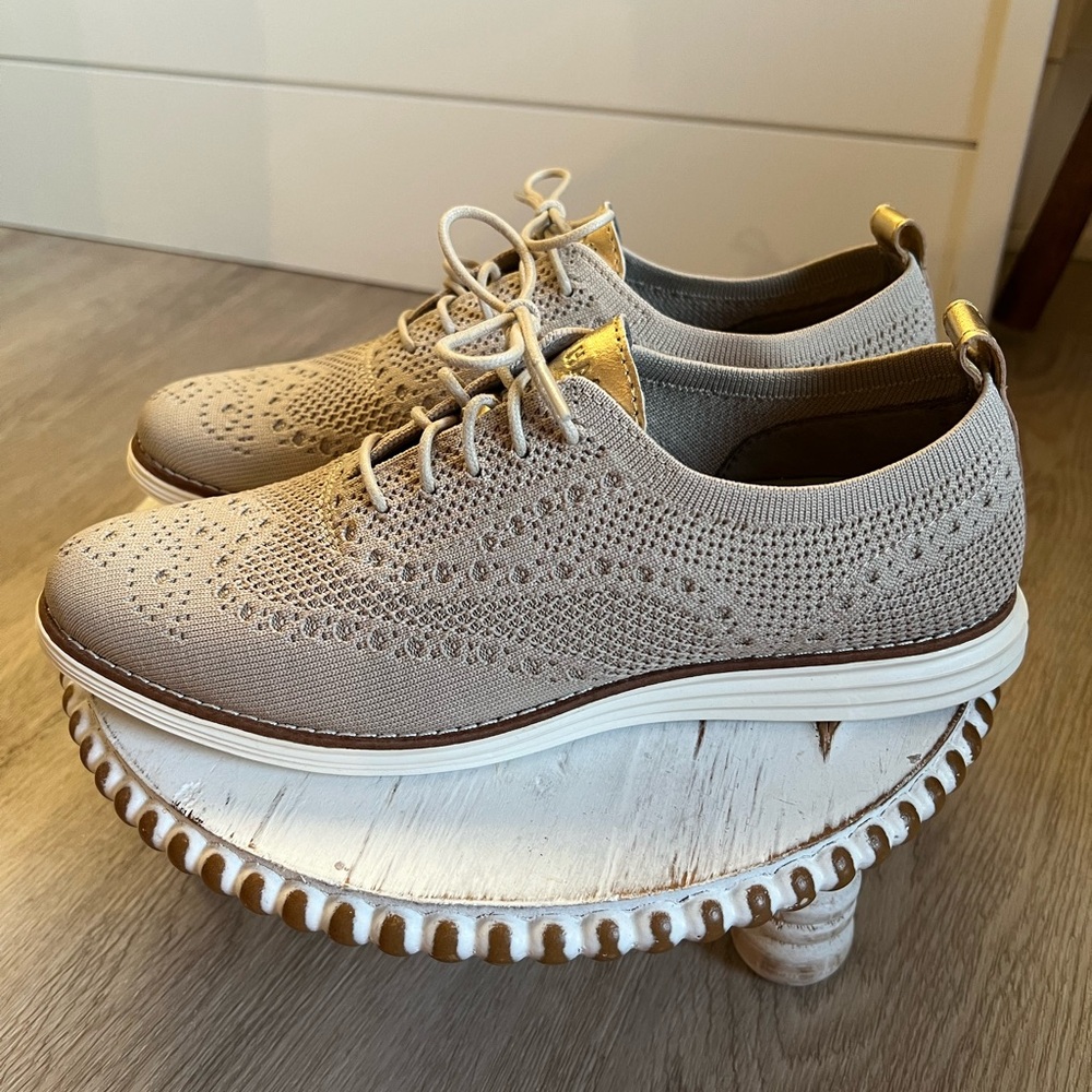 Cole Haan OriginalGrand Stitchlite Wing Tip Oxford Women Shoes - Size 9